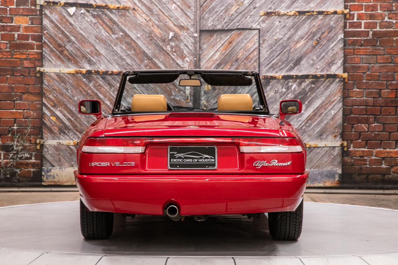 Alfa Romeo Spider Owner's Handbook & Velocé Guide Book – 1991-1995 Convertible