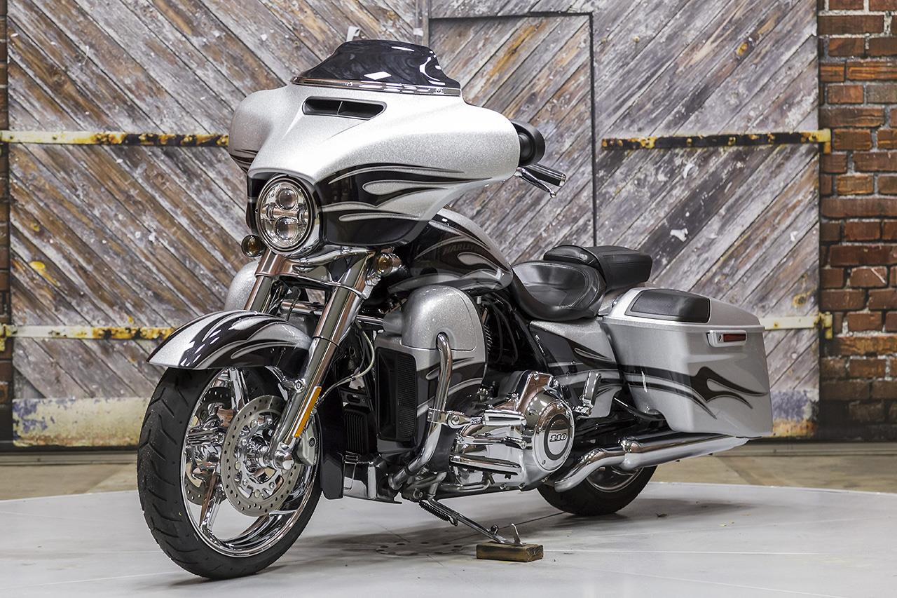 2015 Harley-Davidson CVO Street Glide